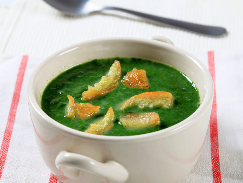 Zuppa di spinaci, avena e zenzero