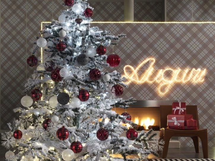 Albero di Natale fai da te: decorazioni low cost