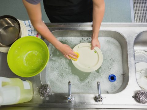 10 rimedi della nonna per le pulizie di casa