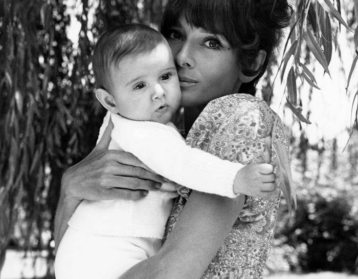Audrey Hepburn, la mamma vista con gli occhi del figlio nel nuovo libro