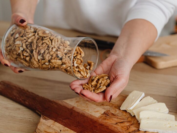 Come tostare le noci: 5 metodi infallibili