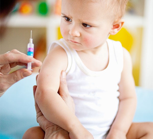 Il calo delle coperture vaccinali è "responsabile di molti casi di morbillo e pertosse, causa del d