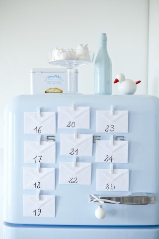 CALENDARIO DELL'AVVENTO FAI DA TE Questo Natale crea tu il calendario dell'avvento: usa tante buste
