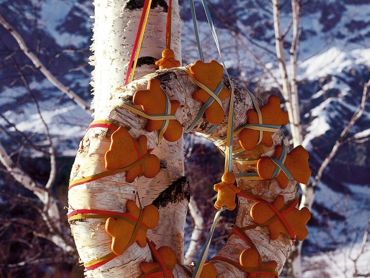 Decorazioni natalizie: ghirlanda di biscotti