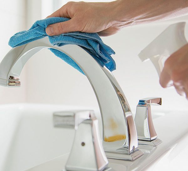 Il bicarbonato per le pulizie del bagno