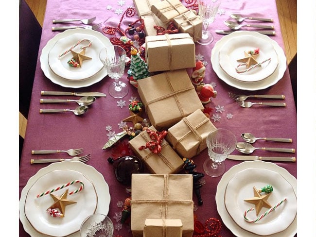 Centrotavola natalizio con i pacchetti regalo