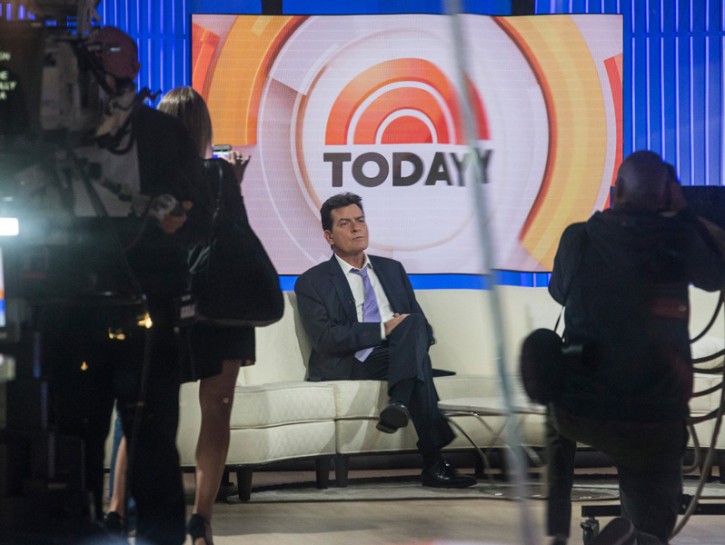 Charlie Sheen sieropositivo: ma l’outing a chi è utile?