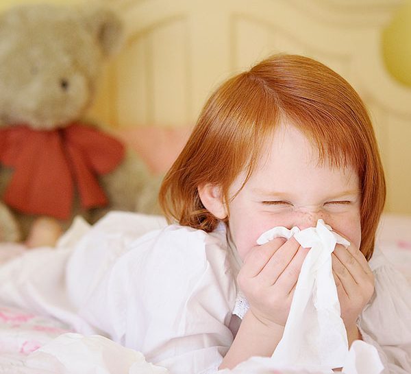 Bambini e influenza: come evitare il contagio in casa