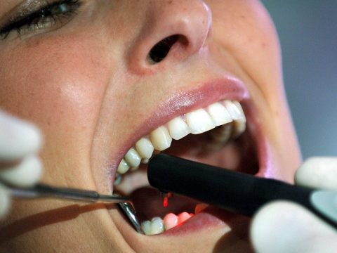 Combattere l'osteoporosi con i bifosfonati: e la salute dei denti?