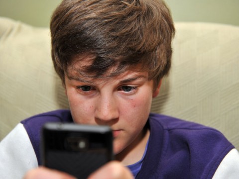 Facebook (e i social) vietati ai minori di 16 anni