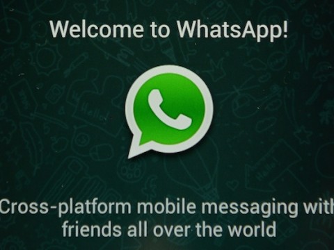 Whatsapp a scuola? Fa malissimo alle mamme (e pure ai figli)