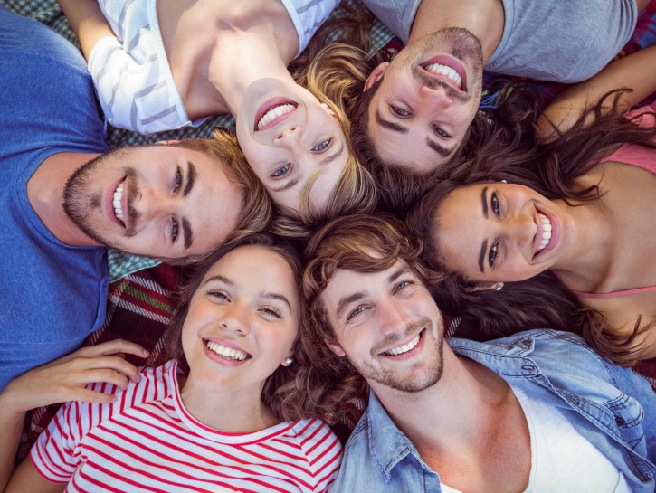Addio social, siamo ventenni