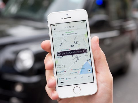 Taxi contro Uber: chi ha ragione? E a noi cosa conviene di più?
