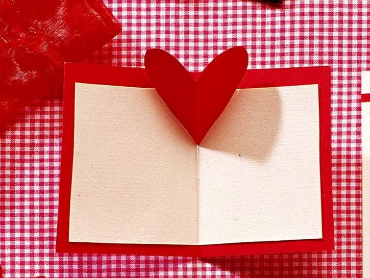 Fai da te: biglietti d'auguri di carta