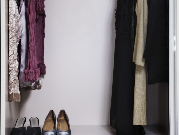 Ordine nell'armadio: pulizie di casa