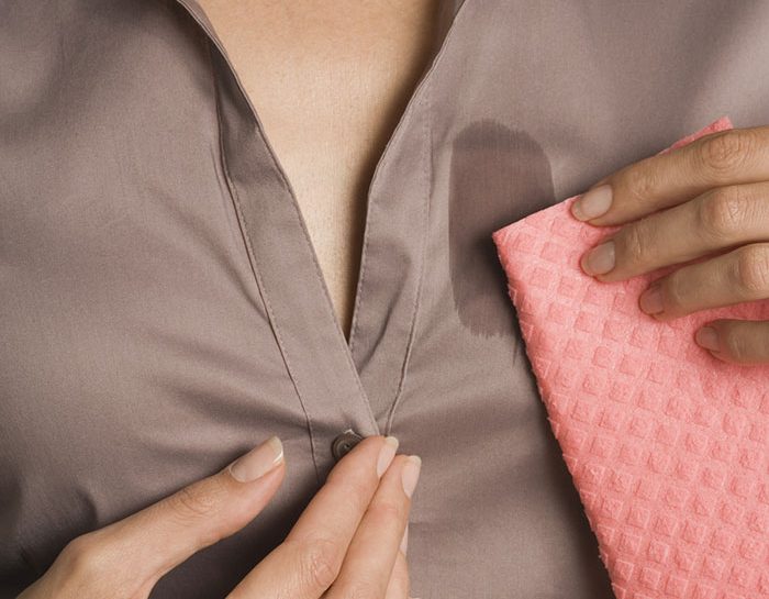 Soluzioni rapide per macchie e altri imprevisti con gli abiti