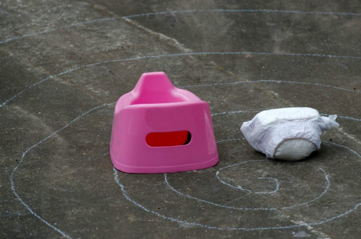 «Oggi educhiamo i bimbi a fare la cacca e la pipì nel pannolino per i primi anni di vi