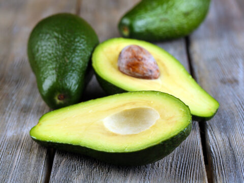 Avocado: proprietà, calorie e ricette facili