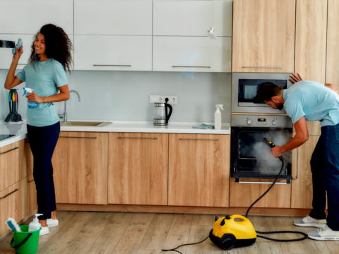Pulizie di casa con il vapore: ecco come fare e quali sono i vantaggi