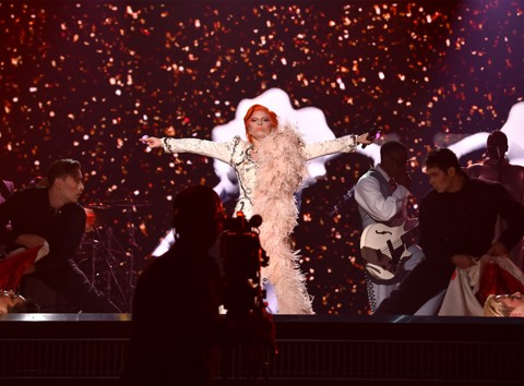 Grammy:Lady Gaga e il suo tributo a David Bowie