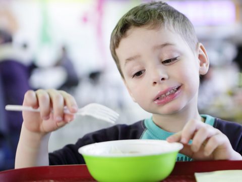 Bambini inappetenti: quando mangiare è uno stress