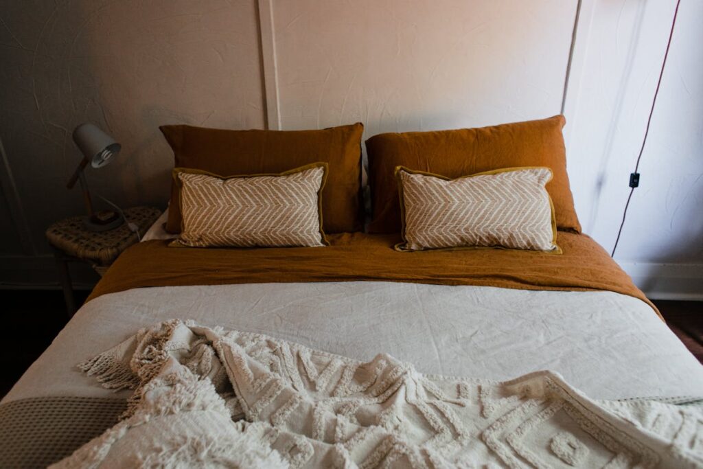 letto con coperte