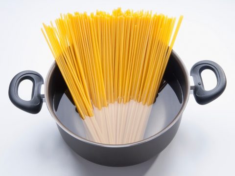 5 modi per imparare a riciclare l'acqua della pasta