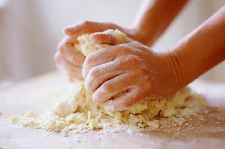 LA PASTA DI SALE Se ami il bricolage o hai bambini puoi utilizzare l'acqua riciclata per la preparaz