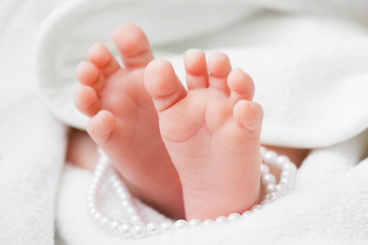 La pelle è il confine che ci separa dal mondo: barriera e frontiera, è una superficie ricca di ter