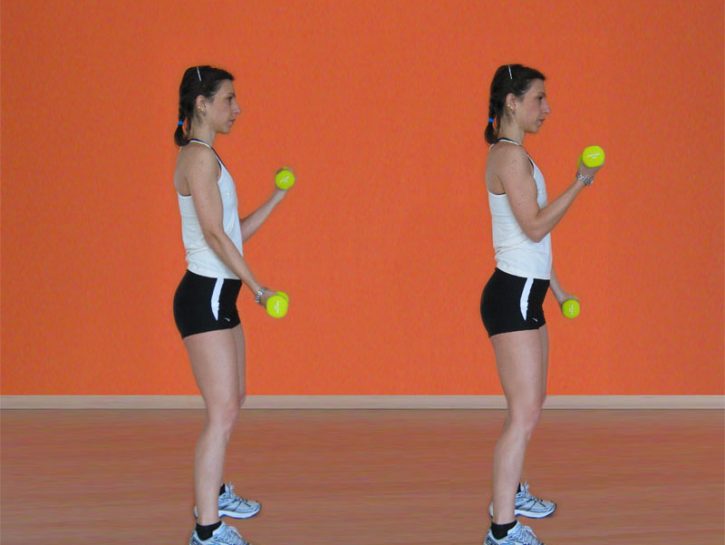 Curl alternato con manubri