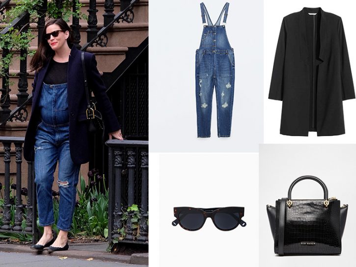 Liv Tyler col pancione sceglie la salopette di jeans