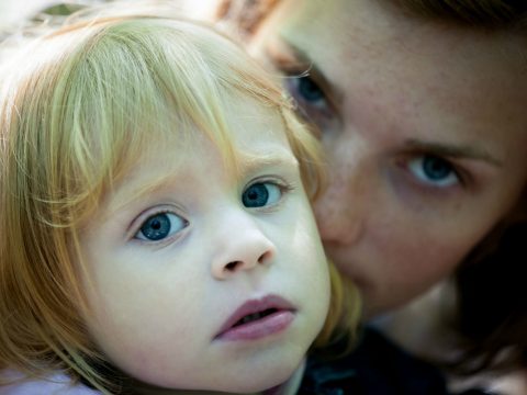 Donne pentite della maternità: il grande tabù