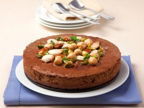 Torta al caffè con frutta secca