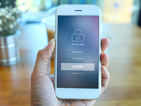 Come proteggere la password di Facebook