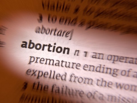 Perché in Italia è così difficile abortire?