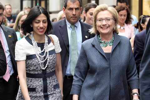 Hillary corre per la Casa Bianca con una squadra al femminile