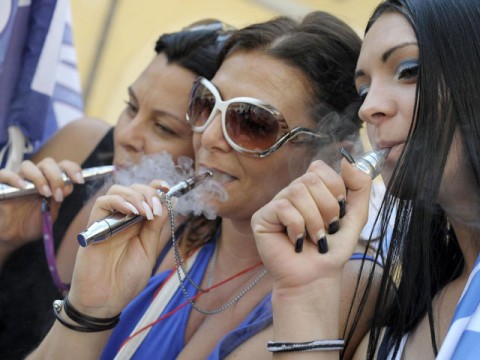Le sigarette elettroniche aiutano a smettere di fumare?