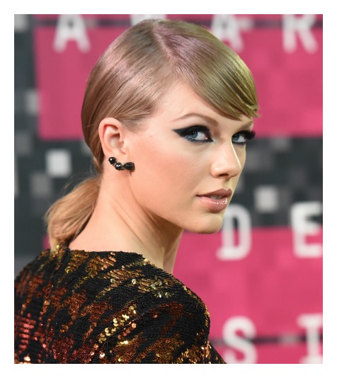 Biondo scuro come Taylor Swift