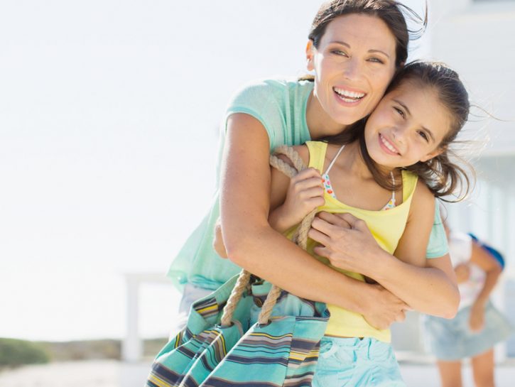 4 cose (più una) per un perfetto kit da spiaggia per bambini