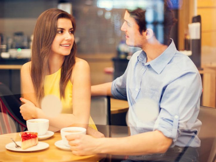 Linguaggio del corpo: come capire se piaci a un uomo - Donna Moderna