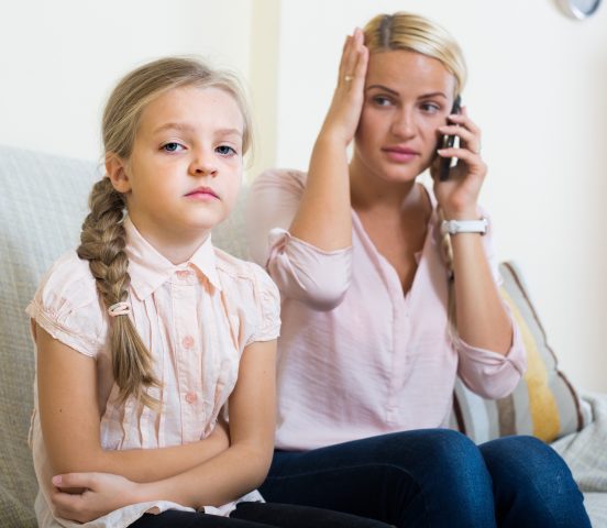 COMUNICARE CON LA SCUOLA Installare o non installare WhatsApp? Una volta fatta la scelta, inizia il