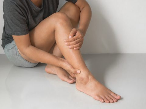 Sindrome delle gambe senza riposo: la parola allo specialista