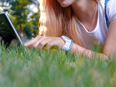 Estate 2.0: i consigli per usare i social in sicurezza