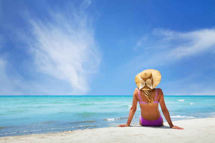 donna in spiaggia