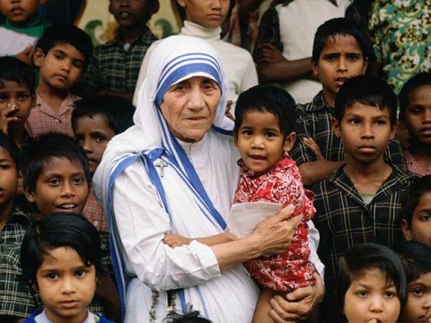 Madre Teresa di Calcutta diventa santa