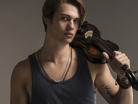 Nicholas Galitzine: giovane, carino e molto occupato... a diventare una star