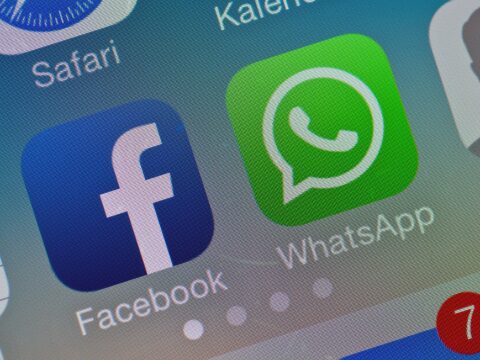 Facebook prende dati da WhatsApp, 5 domande per capire (e revocare il consenso)