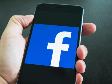 Facebook e i profili di chi non c'è più