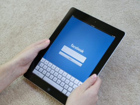 Profili falsi su Facebook: ecco cosa si rischia