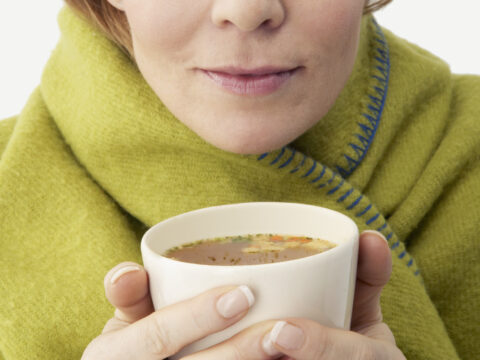 Raffreddore: 12 rimedi naturali per contrastarlo